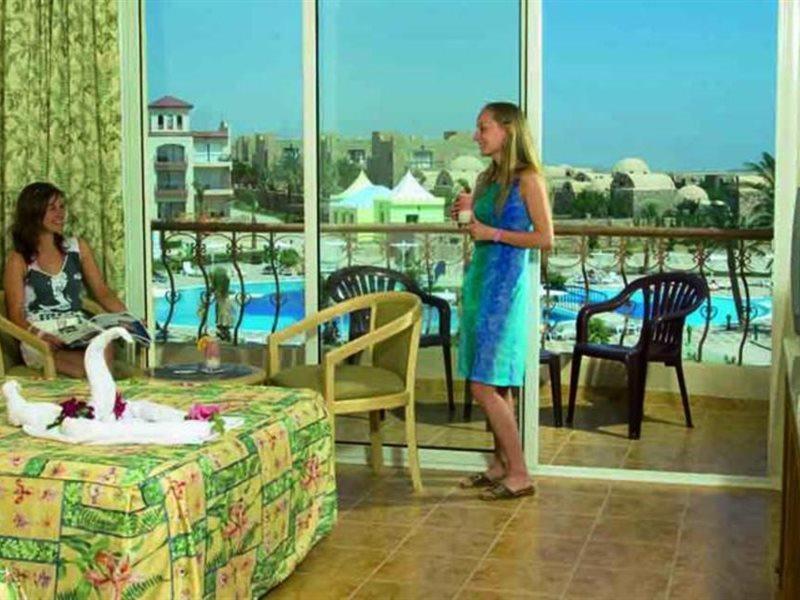 Pensee Royal Garden Beach Resort El Qoseir Exterior foto